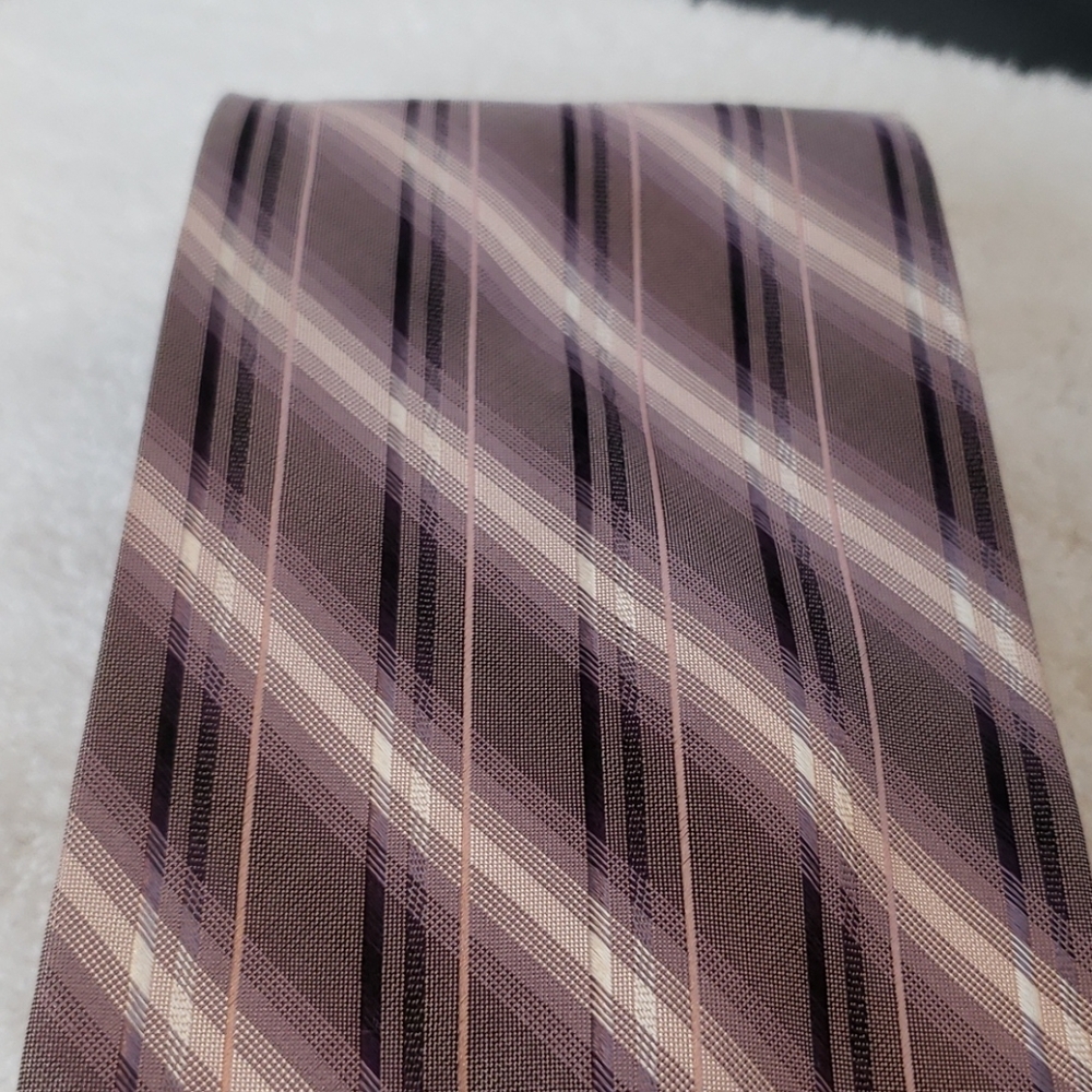 Courage tie - Picture 3 of 5